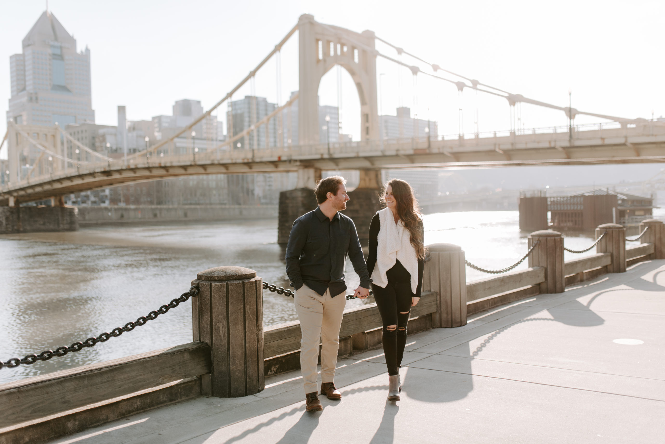 engagement-session-pittsburgh-bridge-pictures